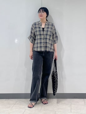 「INDIVI（インディヴィ）の【コットン100％／透け感／2WAY】袖アレンジ チェックシャツ（シャツ/ブラウス、グレー系）」を使った、hasuさん（レディース・158cm）の秋コーディネート