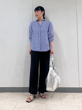 「INDIVI（インディヴィ）の【接触冷感／2WAY】カシュクールリネンシャツ（シャツ/ブラウス、ブルー系）」を使った、hasuさん（レディース・158cm）の春コーディネート