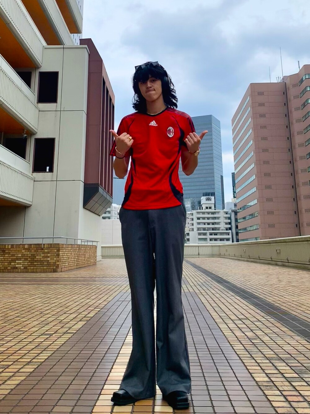 「このスタイルがお気に入り、初夏コーデ、メンズファッション、キレイめ、夏コーデ、soerte」｜「soerteのWide flared pants / ワイドフレアパンツ（その他パンツ、グレー系）」を使った、HEROさん（メンズ・187cm）の夏コーディネートの1枚目の写真