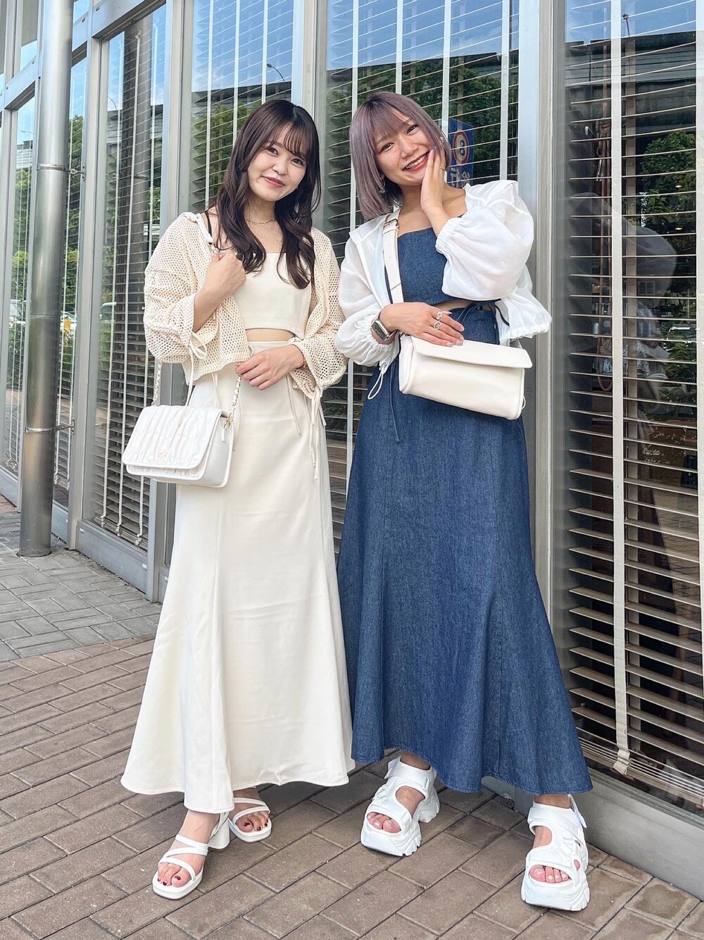 「シンプルスタイル、カジュアルコーデ、オトナカジュアル、夏コーデ、きれいめカジュアル、ワンピース、ワンピーススタイル、キャミワンピ、シアートップス、骨格ウェーブ、双子コーデ、デニム、デニムコーデ、オトナ女子、淡色コーデ」｜「one after another NICE CLAUPのマルチwayキャミワンピース（ワンピース、ホワイト系）」を使った、risapi🐰（骨格ウェーブ）さん（レディース・157cm）の夏コーディネートの1枚目の写真