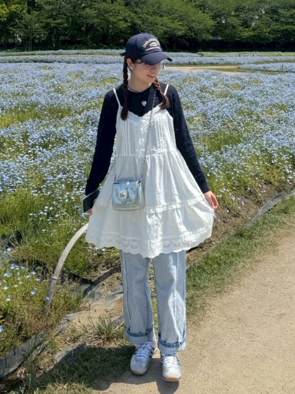 「プチプラ、春服、春コーデ、キャミワンピ、レース、お花見、ネモフィラ、キャップ、カジュアル、カジュアルガーリー」｜「SHEINのアイテム（キャップ、ブルー系）」を使った、soraさん（骨格ウェーブ・レディース・163cm）の春コーディネートの1枚目の写真