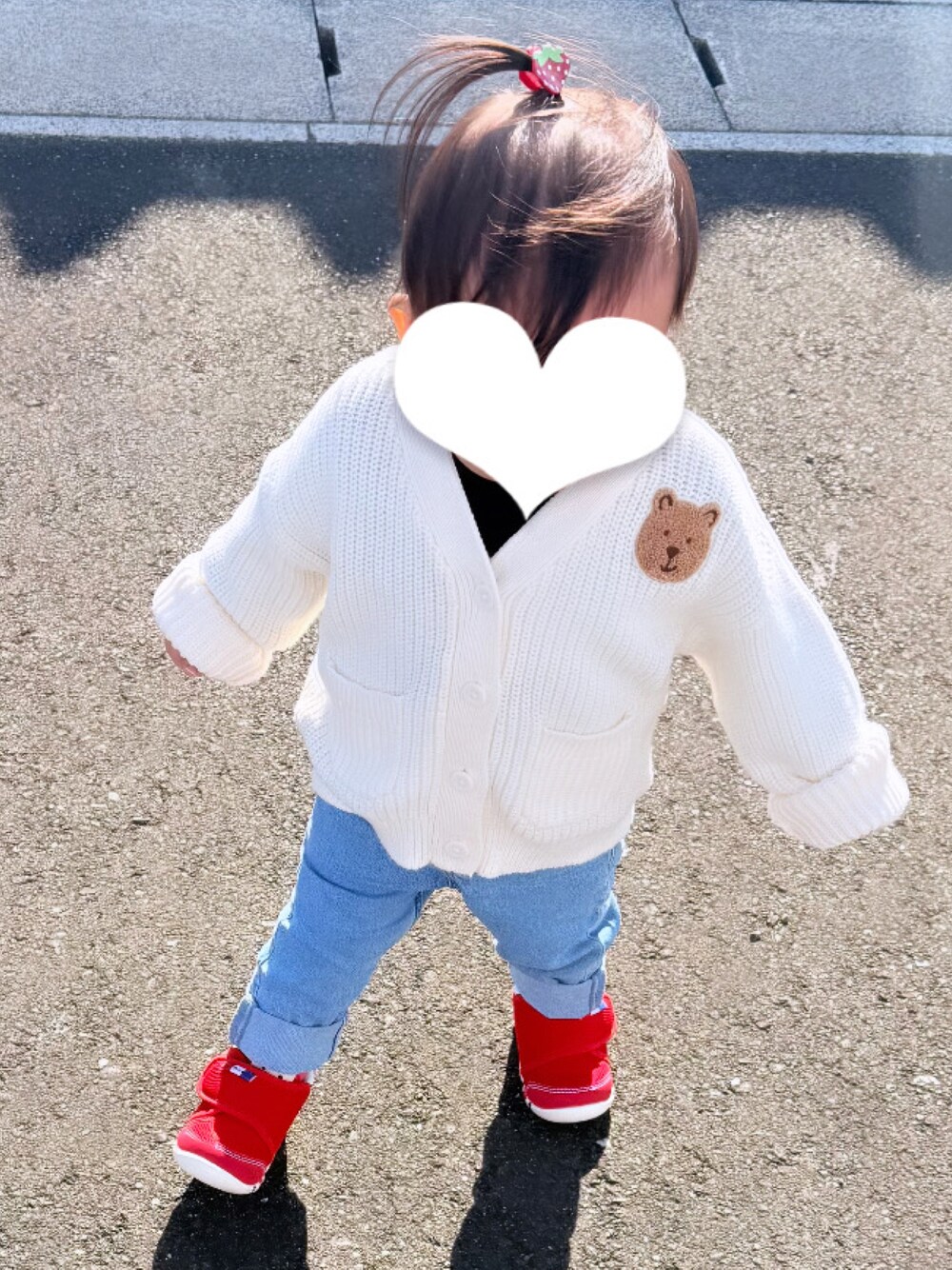 「GAPのbabyGap シェーカーステッチ くまさんカーディガン（カーディガン/ボレロ、ホワイト系）」を使った、りっちゃんさん（キッズ・70cm）の秋コーディネートの1枚目の写真