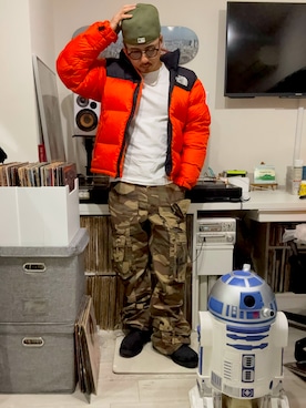 「アイテム（ダウンジャケット/コート）」を使った、lowrellさん（メンズ・165cm）の春コーディネート