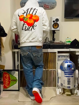 「4THCOAST WEARのアイテム（パーカー、オレンジ系）」を使った、lowrellさん（メンズ・165cm）の春コーディネート