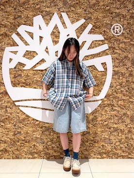 「Timberland（ティンバーランド）のリネン ブレンド ヤーン ダイ プレイド 半袖 シャツ ユニセックス（シャツ/ブラウス、ブルー系）」を使った、玲奈(Rena)さん（レディース・161cm）の春コーディネート