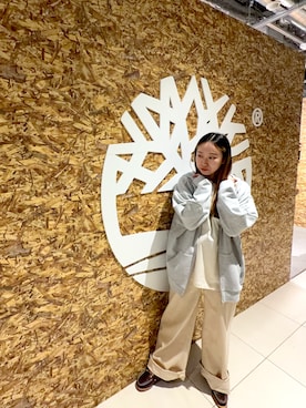 「Timberland（ティンバーランド）の【TOKYO DESIGN COLLECTIVE】ヘリンボーン フルジップ スウェットシャツ ユニセックス（スウェット、ベージュ系）」を使った、玲奈(Rena)さん（レディース・161cm）の春コーディネート