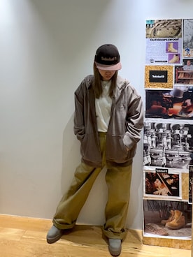 「アイテム（パーカー）」を使った、玲奈(Rena)さん（レディース・161cm）の秋コーディネート