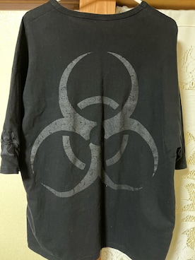 「minsobi（ミンソビ）のプリントTシャツ（Tシャツ/カットソー、ブラック系）」を使った、koutancobuさん（メンズ・170cm）の春コーディネート