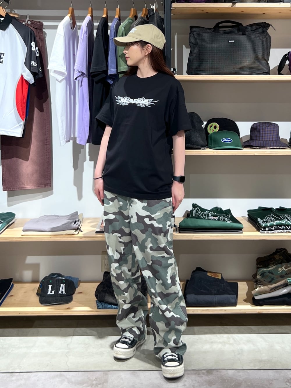 「迷彩パンツ、キャップ、Tシャツ、カーゴパンツ、パンツスタイル、パンツ、カラーコーデ、カラーパンツ、ootd、outfit、ラフ」｜「XLARGEのX ANCIENT FUTURISTIC CAP（キャップ、ベージュ系）」を使った、Hinakoさん（レディース・165cm）の夏コーディネートの1枚目の写真