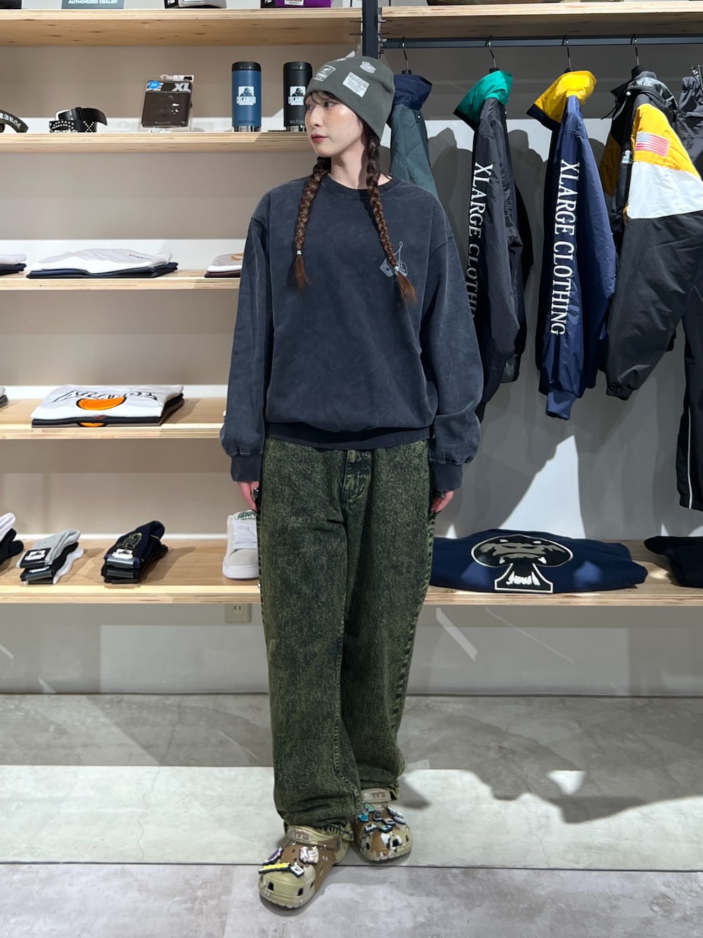 crocs（クロックス）の「XLARGE×crocs Classic clog（サンダル