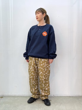 「オリーブ」｜「アイテム（スウェット）」を使った、Hinakoさん（レディース・165cm）の春コーディネート