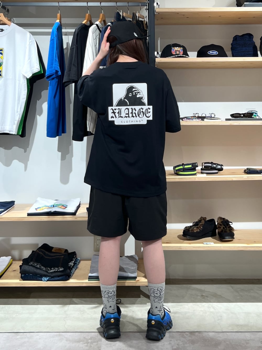 「夏コーデ、黒Tシャツ、キャップ、ブラック、ハーフパンツ、パンツスタイル、ショートパンツ、ootd、outfit、Tシャツ、ラフ」｜「NEW ERAのXLARGE×NEW ERA PERFORMANCE 9FIFTY DIAMOND ERA CAP（キャップ、ブラック系）」を使った、Hinakoさん（レディース・165cm）の夏コーディネートの1枚目の写真