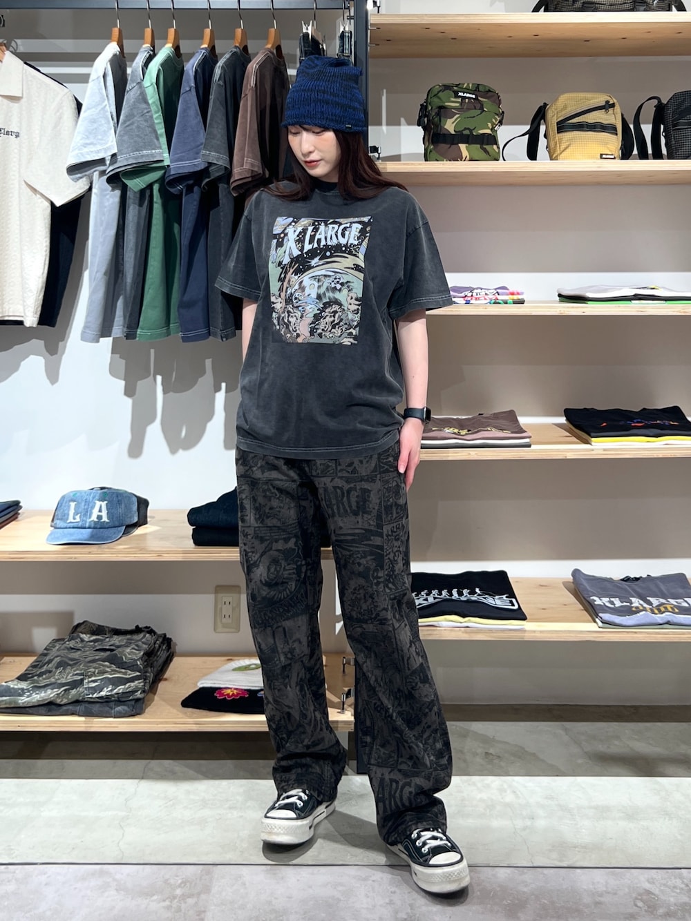 「ラフコーデ、Tシャツコーデ、デニム、Tシャツ、ブラック、デニムパンツ、パンツスタイル、パンツ、夏コーデ、夏、ニット、ニット帽、ootd、outfit」｜「XLARGEのPAPER YARN BEANIE（ニットキャップ/ビーニー、ブルー系）」を使った、Hinakoさん（レディース・165cm）の春コーディネートの1枚目の写真