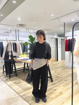 「アイテム（ストール/ショール）」を使った、れおさん（レディース・158cm）の秋コーディネート