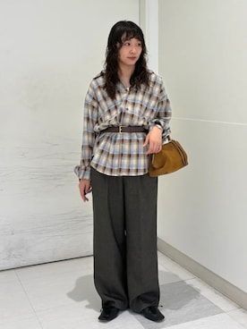 「SHIPS（シップス）のアイテム（その他パンツ）」を使った、庭田さん（レディース・155cm）の秋コーディネート