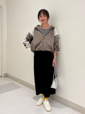 「SHIPS（シップス）のアイテム（スカート）」を使った、庭田さん（レディース・155cm）の秋コーディネート