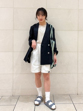 「アイテム（テーラードジャケット）」を使った、庭田さん（レディース・155cm）の夏コーディネート