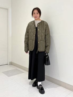 「アイテム（ジャンパースカート）」を使った、庭田さん（レディース・155cm）の秋コーディネート