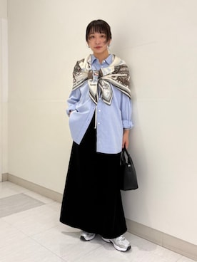 「アイテム（ストール/ショール）」を使った、庭田さん（レディース・155cm）の秋コーディネート