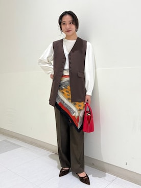 「アイテム（ベスト）」を使った、庭田さん（レディース・155cm）の秋コーディネート