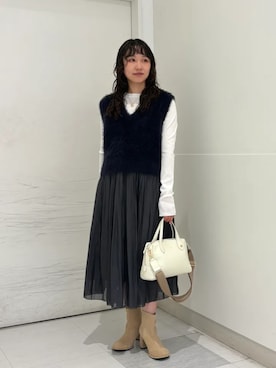 「SHIPS（シップス）のアイテム（アクセサリー）」を使った、庭田さん（レディース・155cm）の秋コーディネート