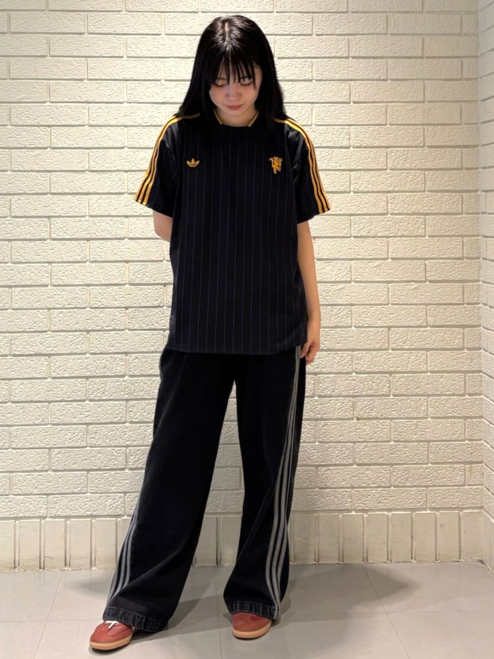 adidas 光沢のある黒ジャケット・パンツセット　サイズXS adidas 光沢のある黒ジャケット・パンツセット サイズXS 楽天