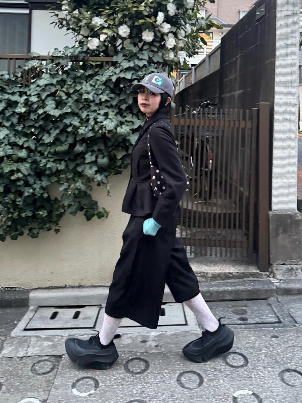 grounds（グラウンズ）の「grounds / グラウンズ/ORCA BLACK