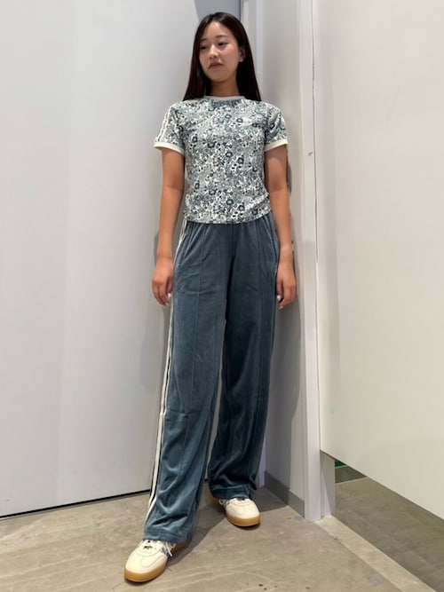adidas Originals × Liberty London エンボス加工ベルベット