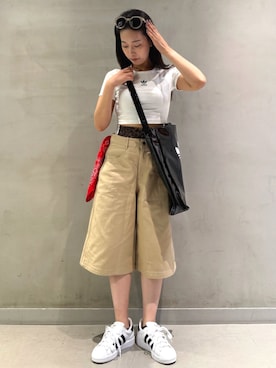 「アイテム（スーツケース/キャリーバッグ）」を使った、MAさん（レディース・162cm）の夏コーディネート