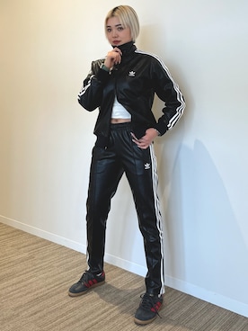「フェイクレザー」｜「アイテム（ナイロンジャケット）」を使った、NHさん（レディース・168cm）の春コーディネート