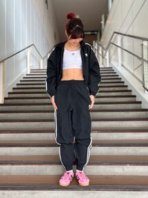 スリーストライプス ルーズカフパンツ adidas Originals adidas（アディダス）の「スリーストライプス ルーズカフパンツ