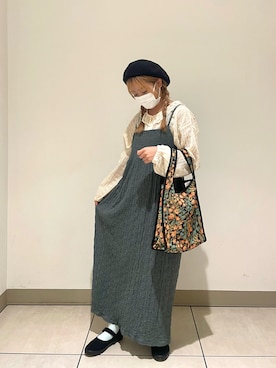 「ワンピース×スニーカー」｜「アイテム（ハンチング/ベレー帽）」を使った、Razuさん（レディース・151cm）の秋コーディネート