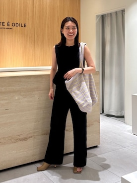 「アイテム（トートバッグ、パープル系）」を使った、中井　オデット エ オディール スタッフさん（レディース・159cm）の秋コーディネート