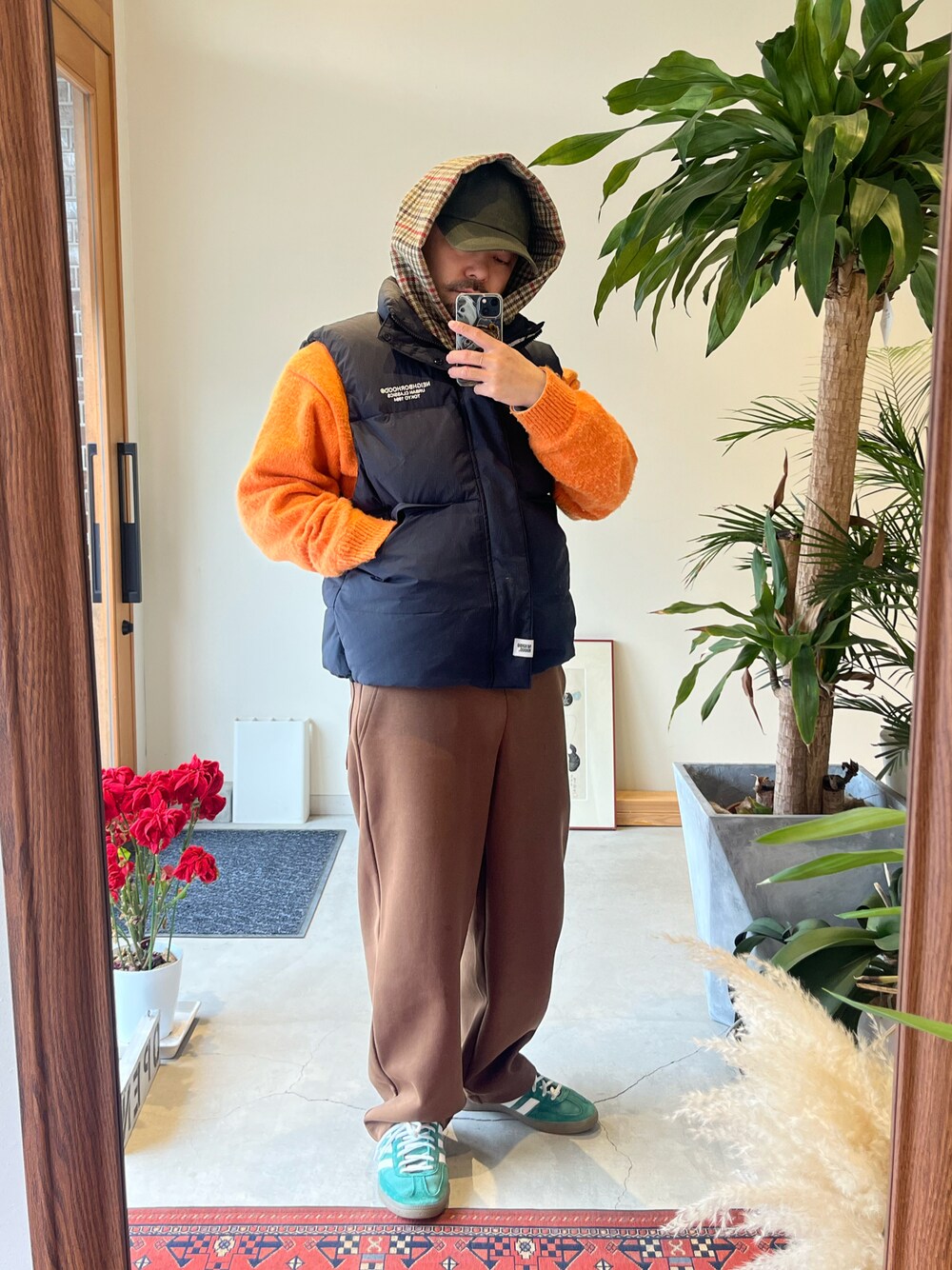 NEIGHBORHOODのダウンベストを使った人気ファッションコーディネート