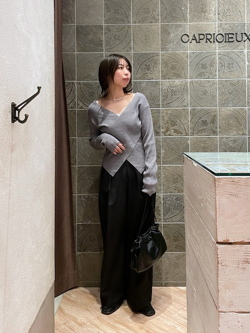 新色/ライトベージュ・グレー】クロスVネックニット（ニット/セーター