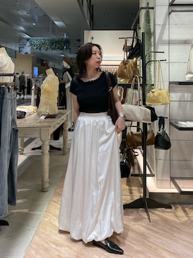 「CAPRICIEUX LE'MAGE（カプリシューレマージュ）のフリルネックリブＴ（Tシャツ/カットソー、ブラック系）」を使った、aya_lemageさん（レディース・158cm）の夏コーディネート