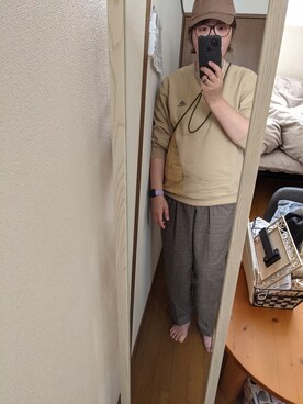 「adidas（アディダス）のアイテム（Tシャツ/カットソー、ベージュ系）」を使った、naoさん（レディース・170cm）の冬コーディネート