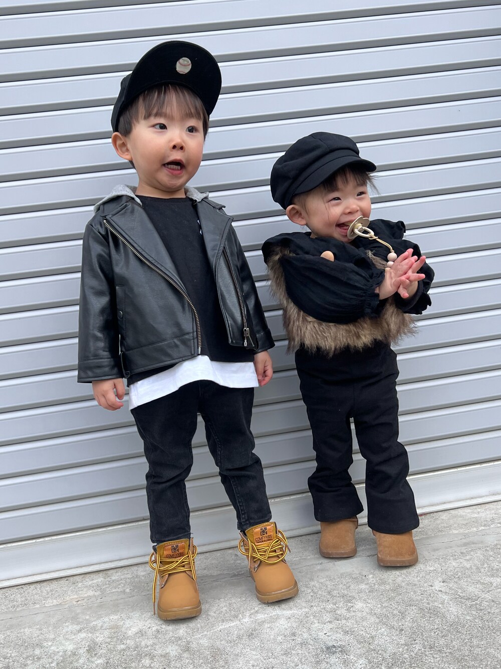「私の推しブランド、キッズファッション、休日コーデ、女の子コーデ、男の子、プチプラコーデ、おしゃれさんと繋がりたい、GAP、兄妹コーデ、年子、1歳、2歳」｜「GAPのアイテム（ママ＆ベビー、ブラック系）」を使った、chulipo2さん（キッズ・80cm）の冬コーディネートの1枚目の写真