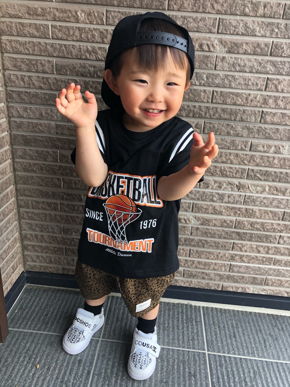 「カジュアルコーデ、ストリート、ストリートコーデ、ストリートキッズ、2歳、男の子コーデ、男の子、おしゃれさんと繋がりたい、shein、プチプラ」｜「SHEINのアイテム（ママ＆ベビー、ブラック系）」を使った、chulipo2さん（キッズ・80cm）の春コーディネートの1枚目の写真