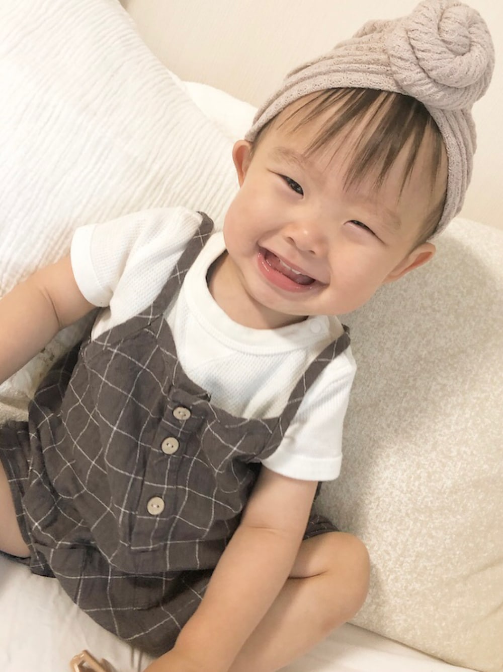 「キャップ、1歳、1歳3ヶ月、ベビーコーデ、キッズコーデ、男の子コーデ、おうちファッション、韓国ファッション、笑顔、記念日コーデ」｜「韓国ベビー服のアイテム（帽子、ピンク系）」を使った、chulipo2さん（キッズ・70cm）の夏コーディネートの1枚目の写真