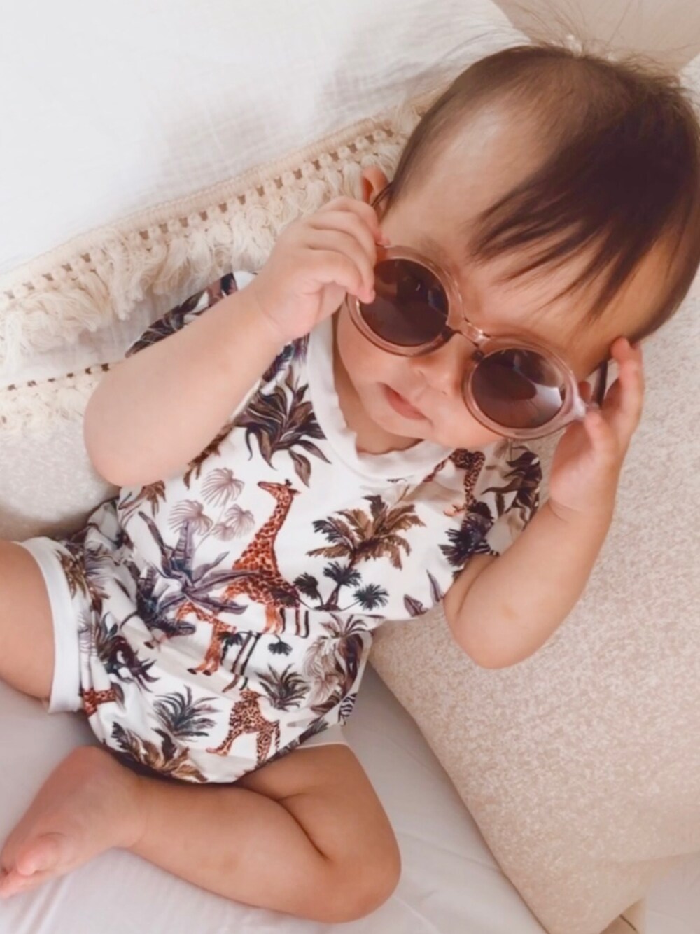 その他のトップスを着用したキッズの夏コーディネートの1枚目の写真
