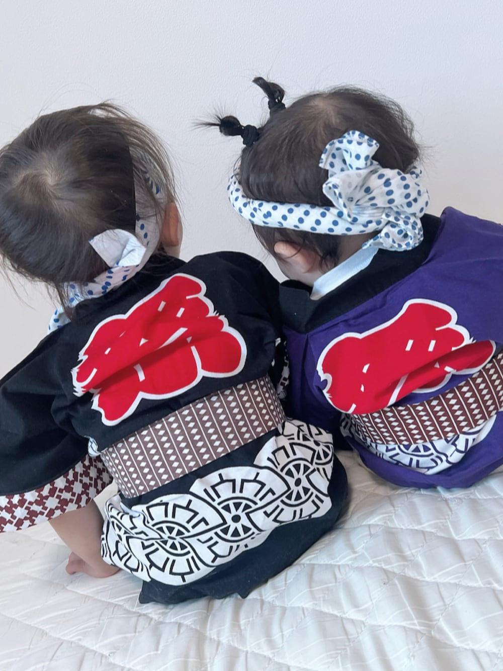 「女の子、男の子、兄妹コーデ、年子、おしゃれさんと繋がりたい、夏祭り、法被、ベビーコーデ、1歳、2歳、メルカリ」｜「メルカリのアイテム（その他ベビー用品、ブラック系）」を使った、chulipo2さん（キッズ・80cm）の秋コーディネートの1枚目の写真