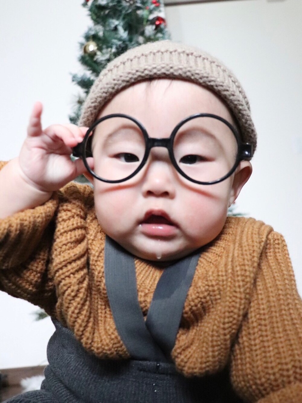 「休日スタイル、キッズコーデ、キッズ、おしゃれさんと繋がりたい、おとこのこ、男の子コーデ、めがね、過去code、1歳、クリスマス」｜「Birthdayのアイテム（帽子、ブラウン系）」を使った、chulipo2さん（キッズ・70cm）の夏コーディネートの1枚目の写真