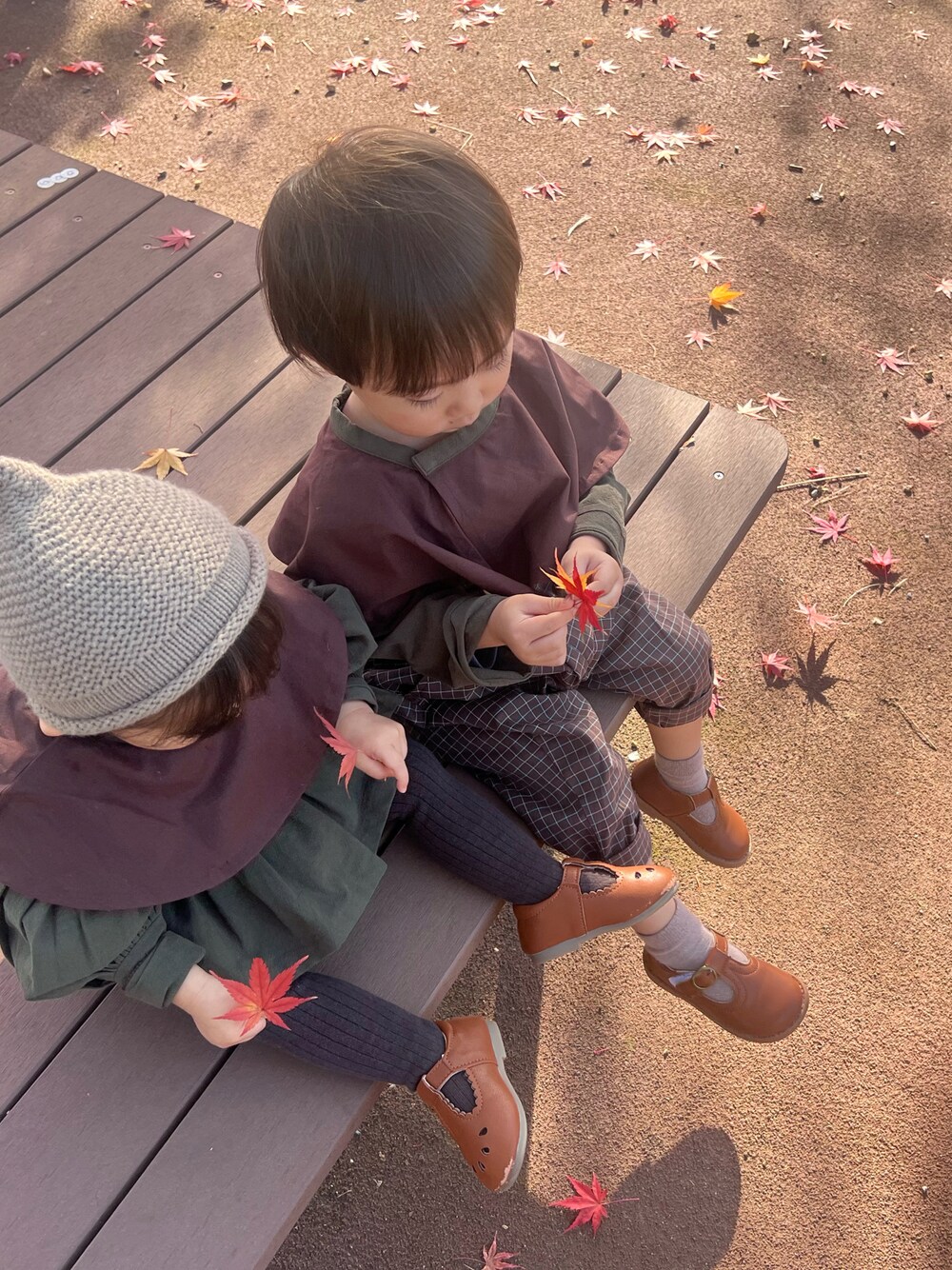 「キッズファッション、休日コーデ、女の子コーデ、男の子コーデ、プチプラコーデ、ハンドメイド、ハンドメイド子供服、フォーマル、キッズコーデ、おしゃれさんと繋がりたい、1歳、2歳、兄妹コーデ、お揃いコーデ、オーダーメイド」｜「Handmadeのアイテム（ママ＆ベビー、グリーン系）」を使った、chulipo2さん（キッズ・90cm）の冬コーディネートの1枚目の写真
