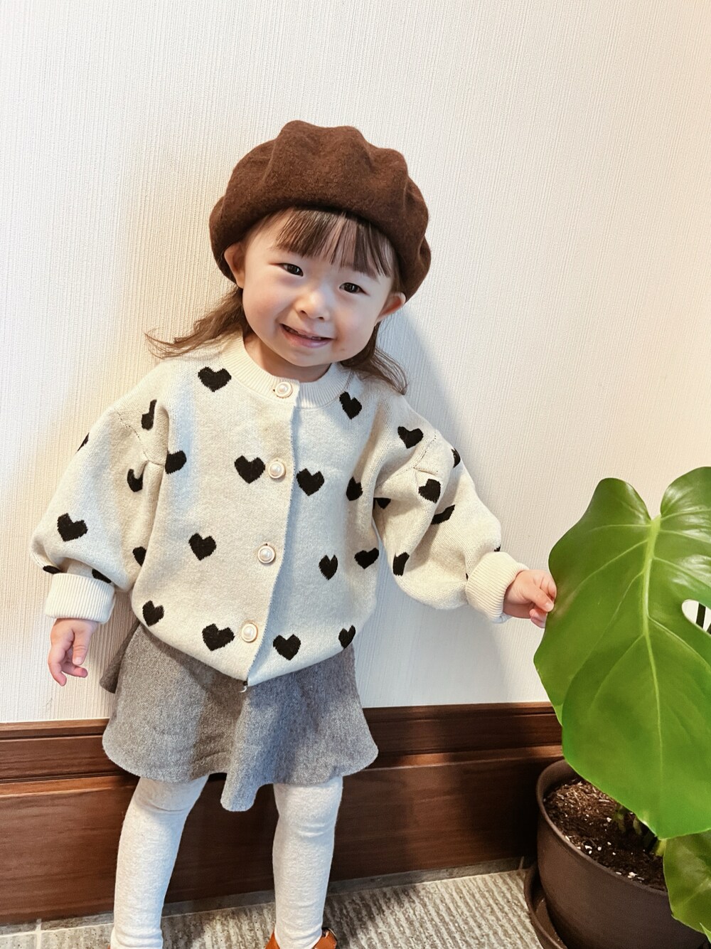 「休日コーデ、淡色コーデ、キッズコーデ、プチプラ、お洒落さんとつながりたい、おんなのこ、2歳、ハート」｜「SHEINのアイテム（ママ＆ベビー、ホワイト系）」を使った、chulipo2さん（キッズ・90cm）の冬コーディネートの1枚目の写真