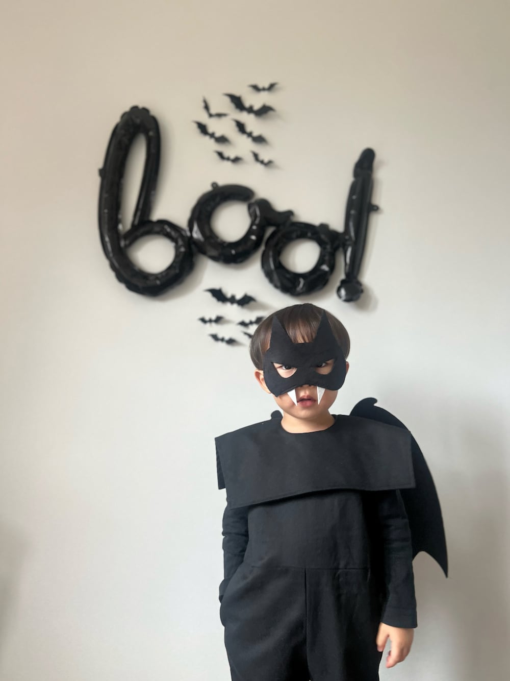「WEARハロウィン2022、キッズファッション、ハロウィン、仮装、韓国子供服、いいね、save、フォローお願いします🤑、おしゃれさんと繋がりたい、ハロウィンコーデ、2歳、男の子、おばけ、むすこーで、フォローお願いします、プチプラファッション」｜「Birthdayのアイテム（ママ＆ベビー、ブラック系）」を使った、chulipo2さん（キッズ・80cm）の秋コーディネートの1枚目の写真