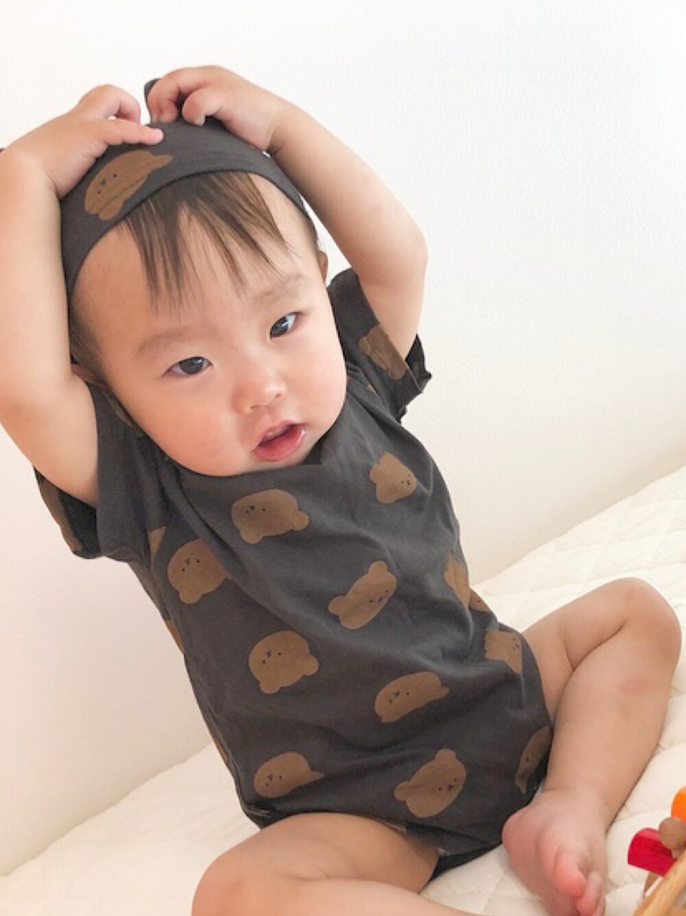 「キッズコーデ、休日スタイル、男の子コーデ、プチプラ、ベビーコーデ、1歳、おしゃれさんと繋がりたい、韓国ファッション、男の子、おうちファッション」｜「セレクトショップのアイテム（トップス、ブラック系）」を使った、chulipo2さん（キッズ・70cm）の夏コーディネートの1枚目の写真