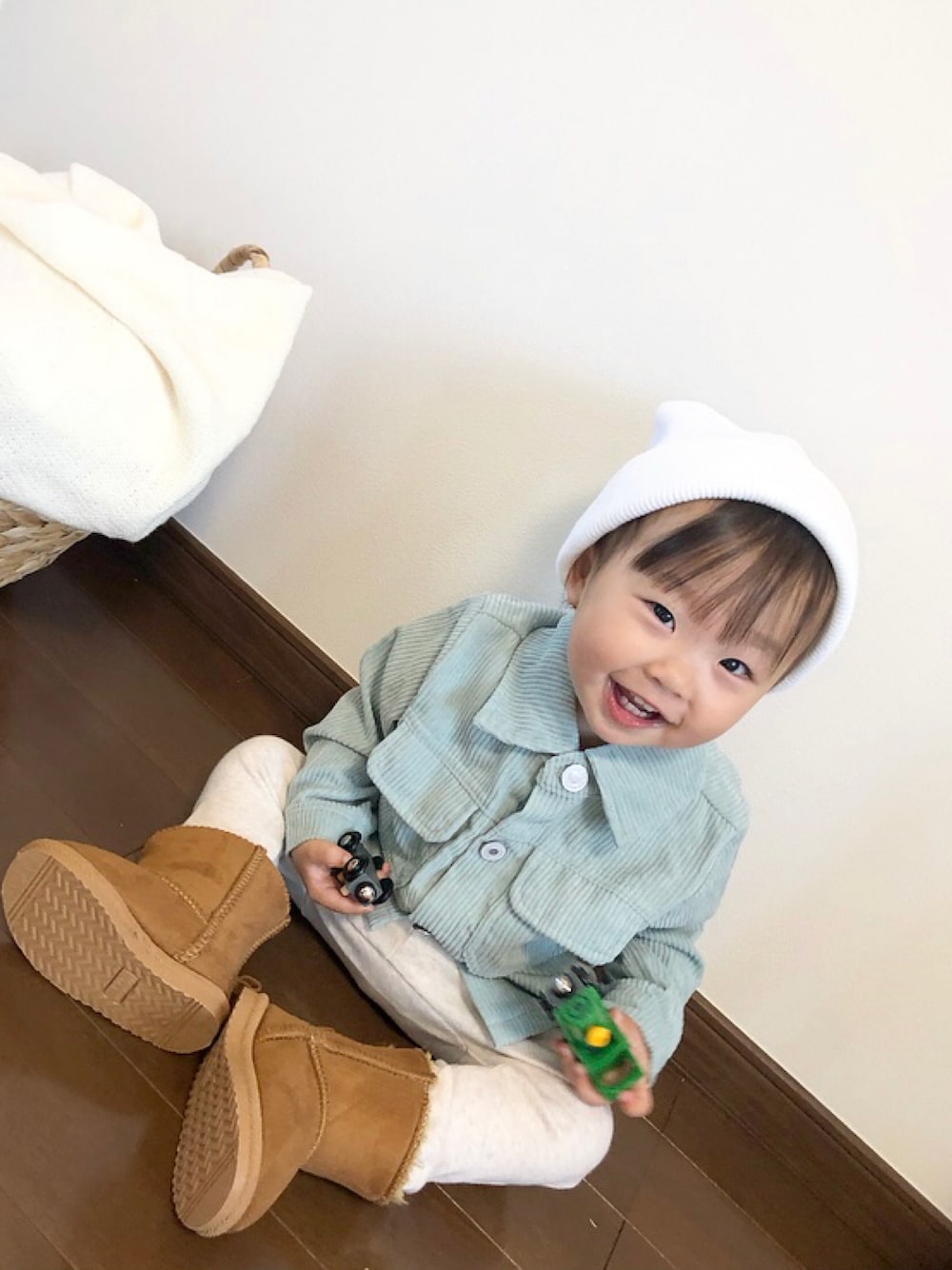 「プチプラ、秋のコーデ、秋コーデ、西松屋、1歳半、キッズコーデ、男の子コーデ、ムートンブーツ、お兄ちゃん、おしゃれさんと繋がりたい」｜「西松屋のアイテム（ママ＆ベビー、ブラウン系）」を使った、chulipo2さん（キッズ・80cm）の秋コーディネートの1枚目の写真
