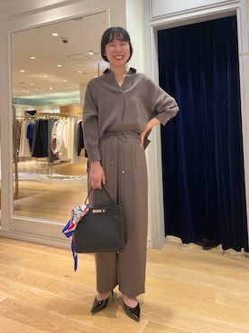 「アイテム（ストール/ショール）」を使った、nol iwaoさん（レディース・163cm）の秋コーディネート