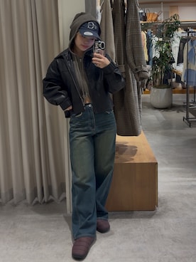 「FREE'S MART（フリーズマート）の【3サイズ展開XS-L】サイドパネルヴィンテージライクワイドデニム【低身長サイズ有】（デニムパンツ、ブルー系）」を使った、 リミさん（レディース・155cm）の冬コーディネート